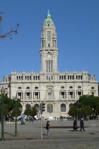 Who says "you can't fight City Hall?" Let's do it! This City Hall in Porto, Portugal, is one of many distinguished buildings from the early 20th century.