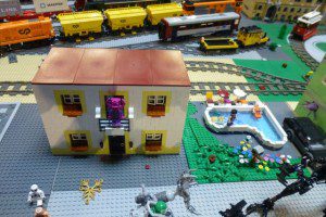 I missed the Mutant House the first time around. Note the minifigs in the pool. Can mutants and humans be friends?