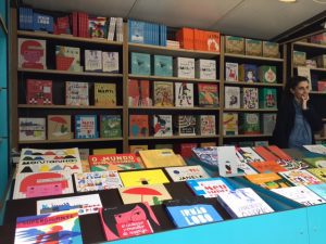 Planeta Tangerina appeared via the distributor, who had the publisher's earliest books and the most recent.